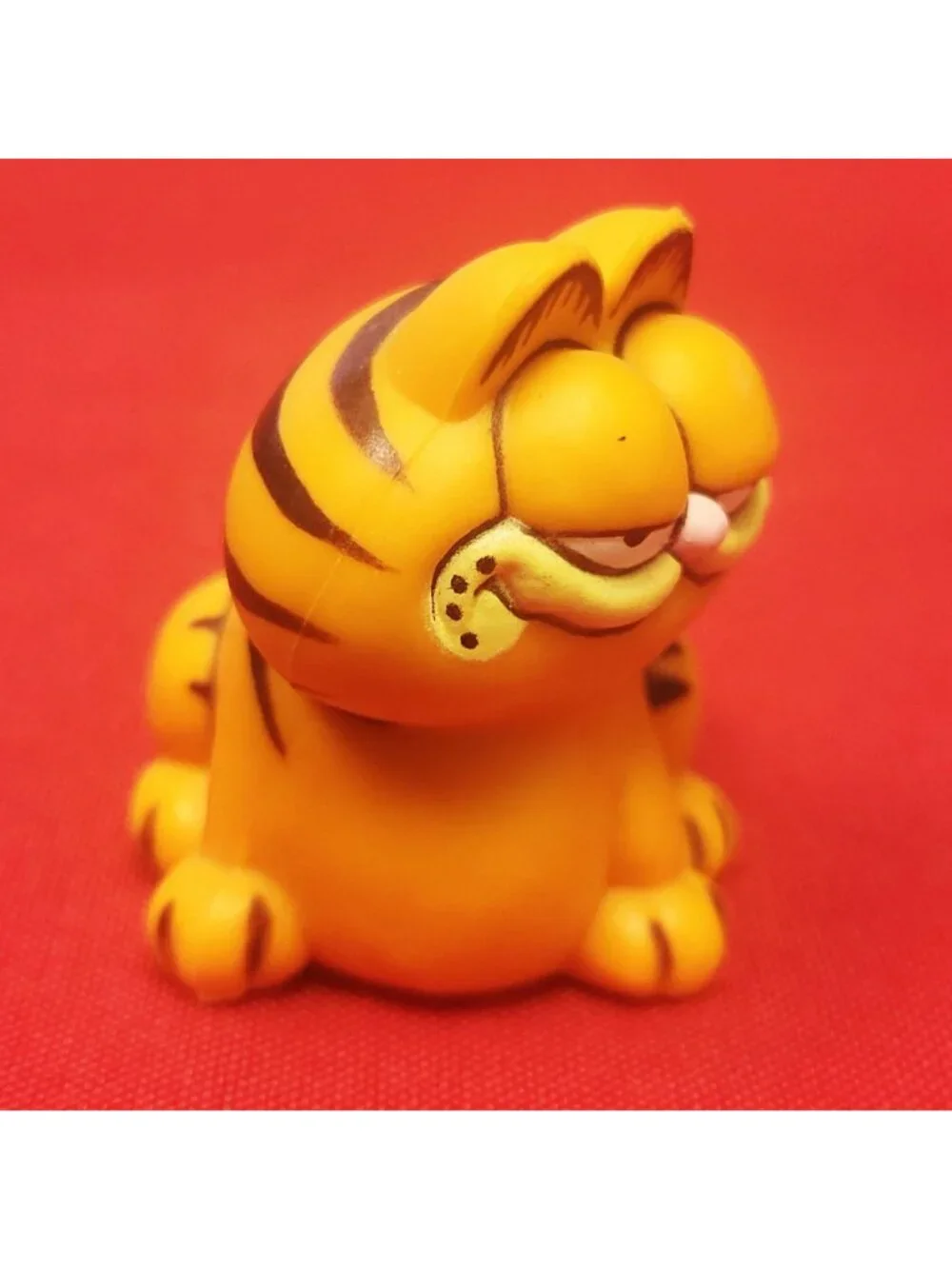 Vintage Garfield Sitting PVC Figurine